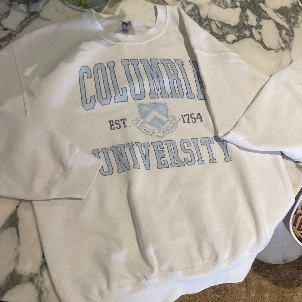 COLUMBIA UNIVERSITY SWEATSHIRT, LIKE NEW, MEDIUM SIZE